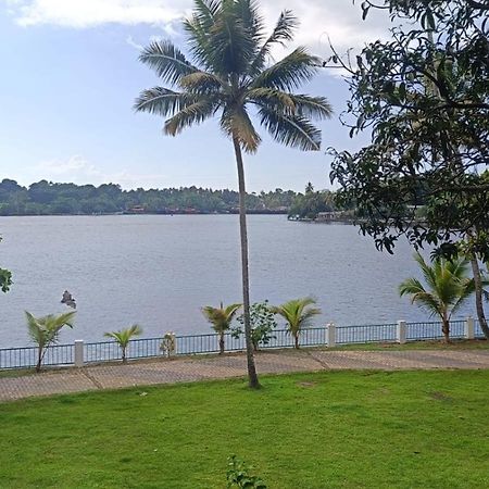 Ripples Backwater Resort, โกลลัม ภายนอก รูปภาพ