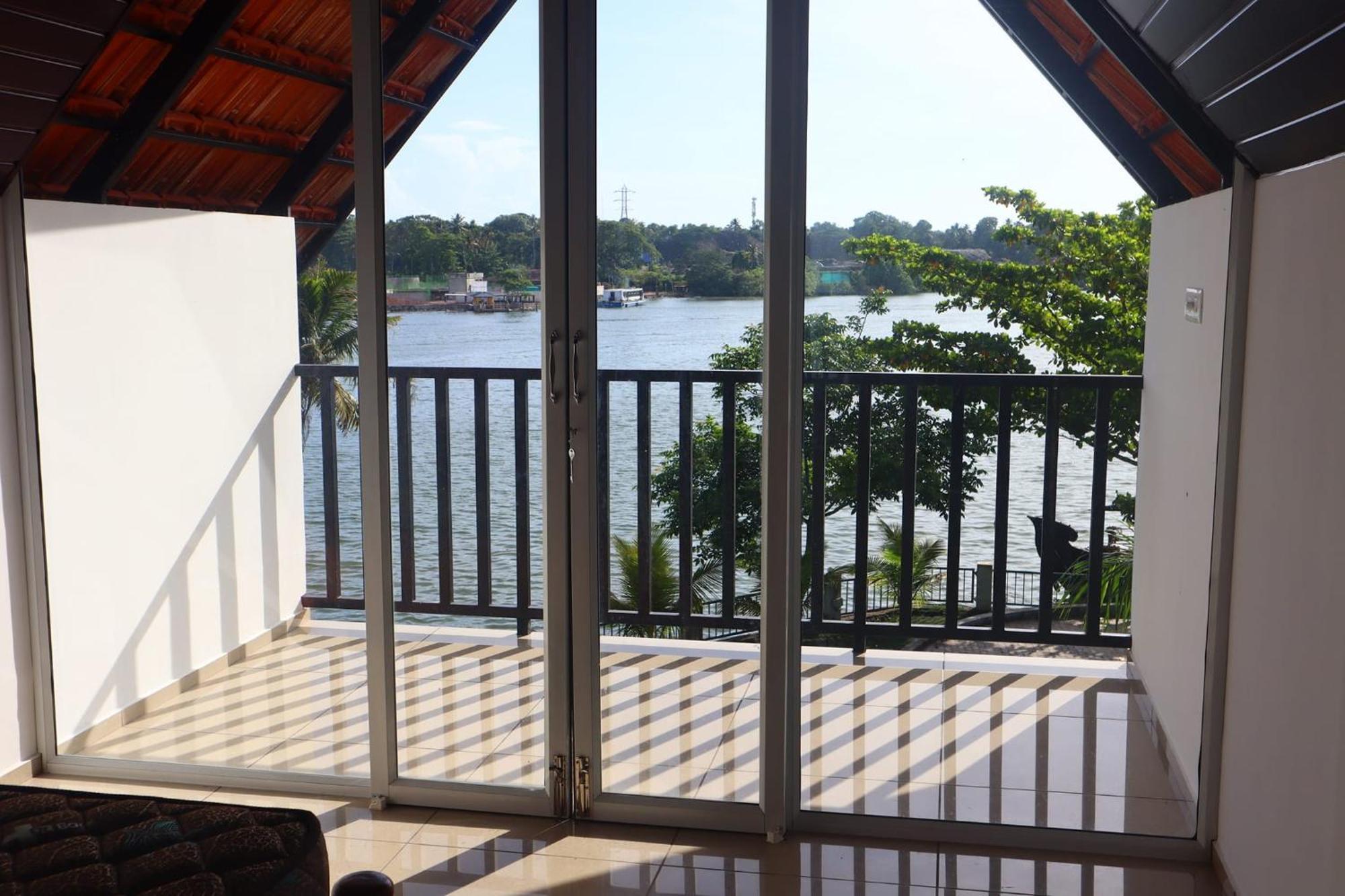 Ripples Backwater Resort, โกลลัม ภายนอก รูปภาพ