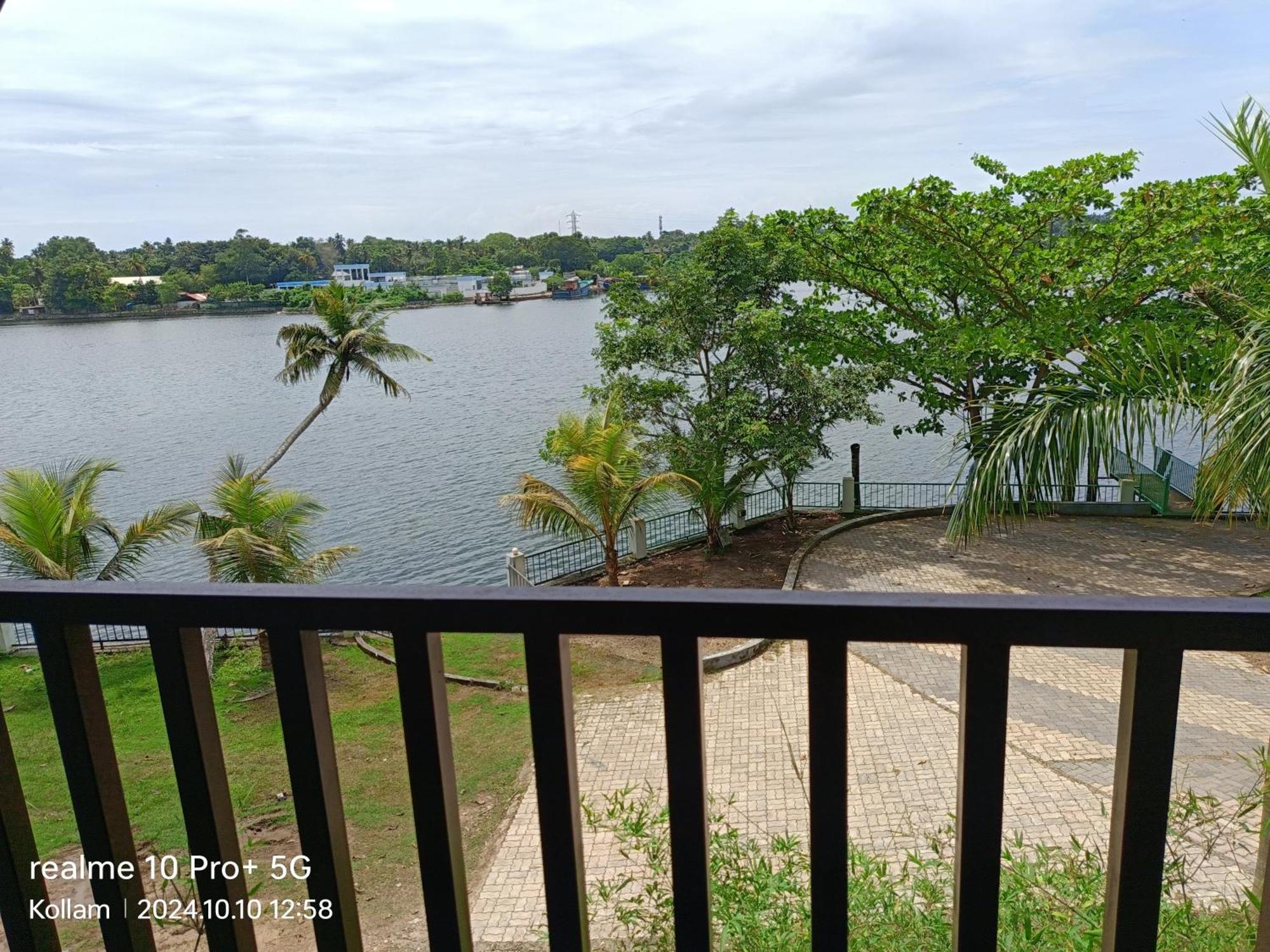 Ripples Backwater Resort, โกลลัม ภายนอก รูปภาพ