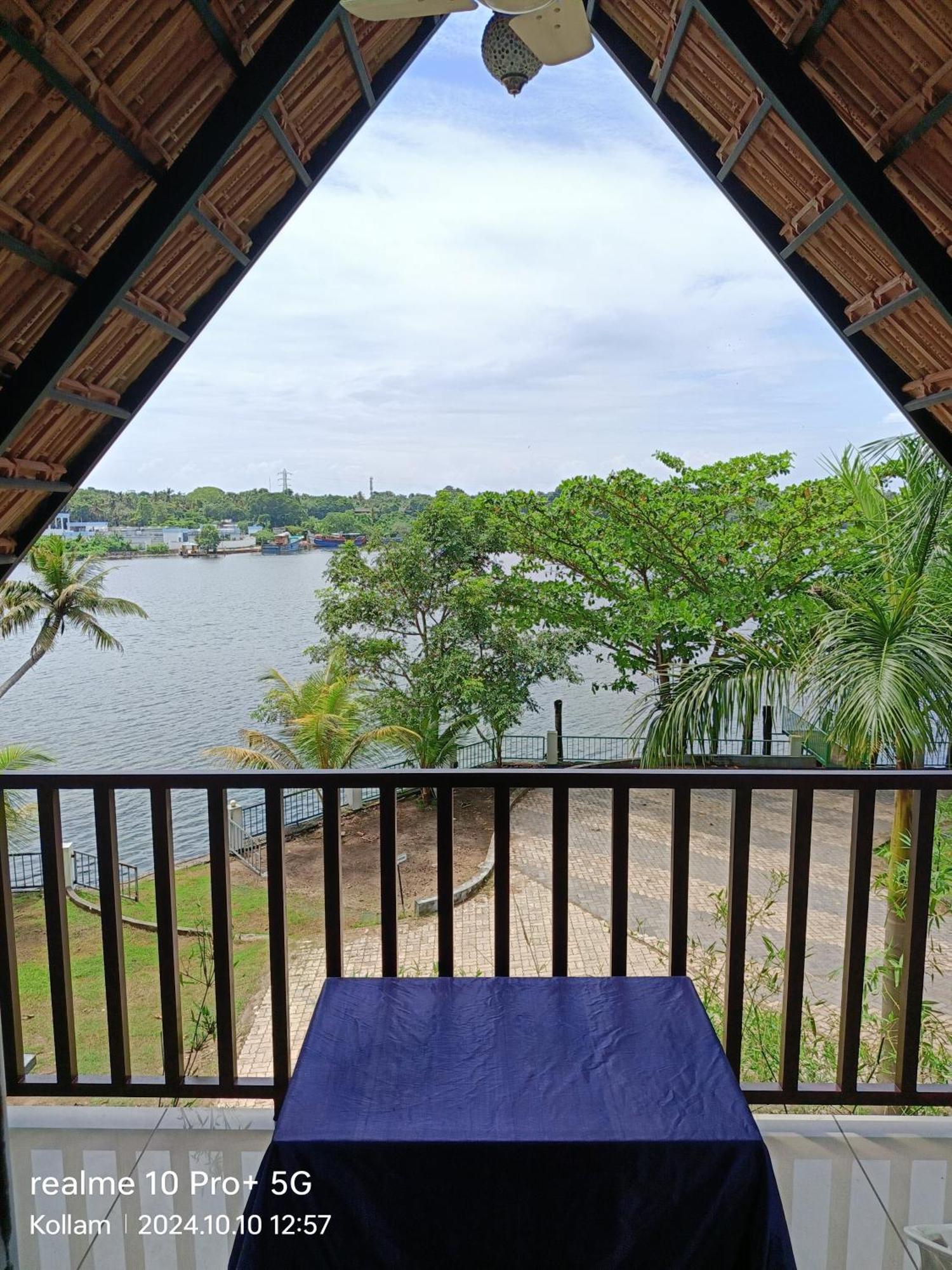 Ripples Backwater Resort, โกลลัม ภายนอก รูปภาพ
