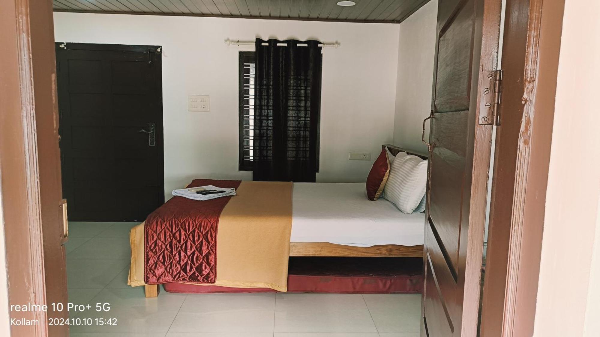 Ripples Backwater Resort, โกลลัม ภายนอก รูปภาพ